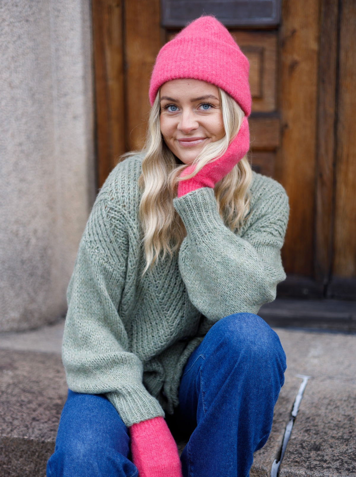 BCGINGER mittens - Pink - Black Colour