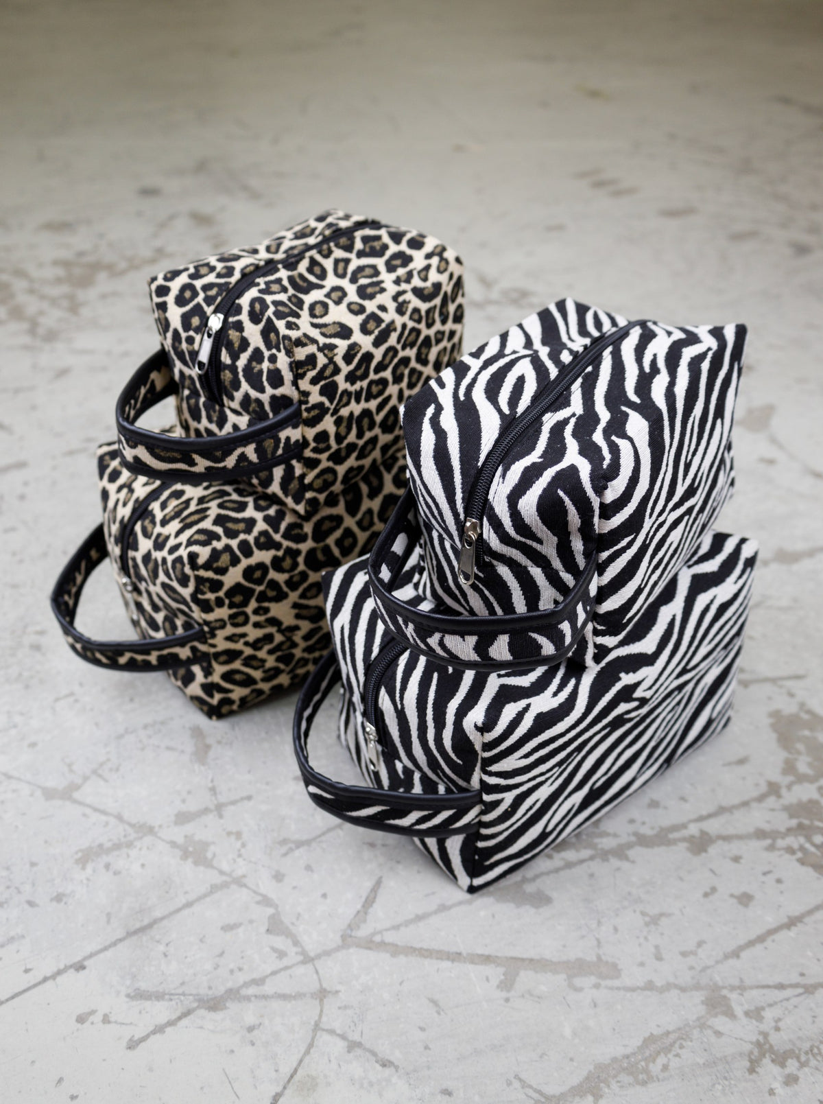 BCNYLA makeup bag - Zebra - Black Colour