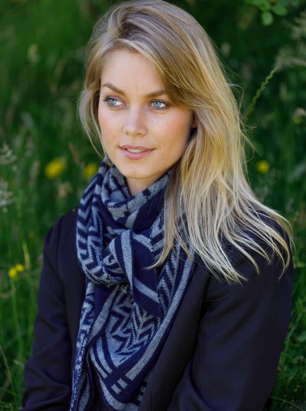 BCBEX triangle scarf - Navy - Black Colour